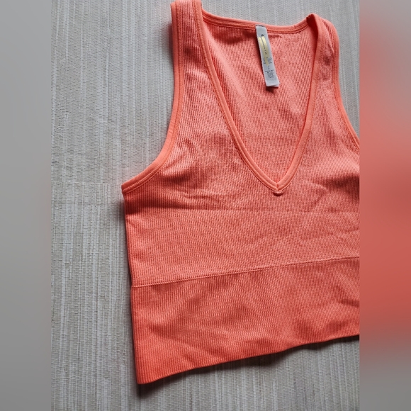 Athleta Aurora Seamless Ribbed Cropped Tank Top Neon Coral Size Small V Neck NWT - Picture 7 of 9